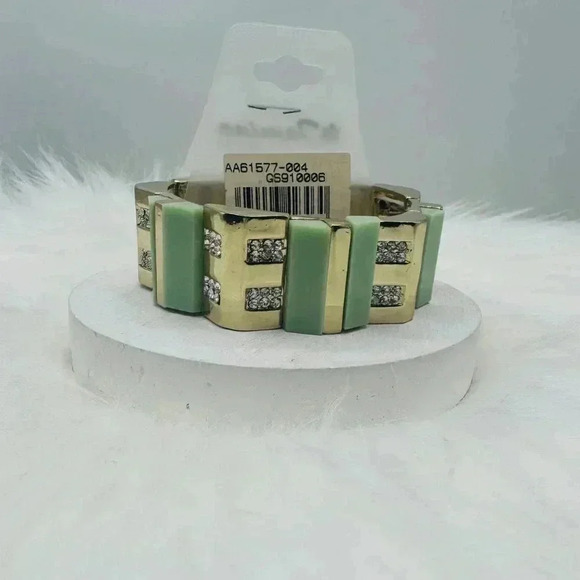 Light Jade Green Rhinestones Chunky Bracelet - Picture 2 of 7